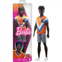 Barbie Fashionistas Ken com cabelo Preto Trançado e Roupa Atlética Completa
