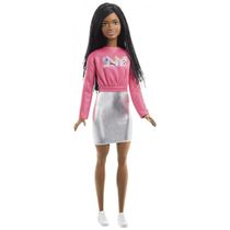 Boneca Barbie It Takes Two, Brooklyn com Cabelo Trançado, Camisa Rosa Nyc, Multicolorida