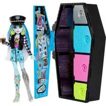 Boneca Monster High Frankie Stein Armario Skulltimate Secret