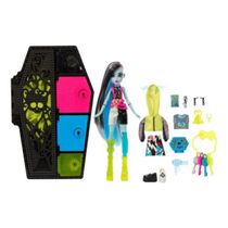 Boneca Monster High Skulltimates Secrets Neon Frankie D Luxo