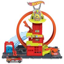 Estação de Bombeiros com Caminhão de Bombeiro em Escala 1:64, Hot Wheels