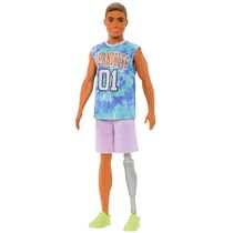 Boneco Ken Fashionistas 212 Moreno Perna Protética Camiseta Los Angeles Tênis HJT11 Mattel