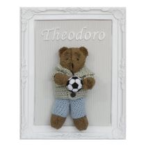 Porta Maternidade Quadro Urso Marrom Roupa de Crochê e Bola de Futebol