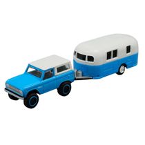 Miniatura Carro Ford Bronco 1966 com Trailer camper 1/64 Maisto 15368