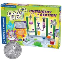 Kit de experimentos científicos Ooze Labs 20 atividades seguras de química, incluindo lodo, pela Thames Kosmos.