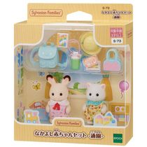 Sylvanian Families Bebê Coelho e Bebê Gato 5747 Amigos do Jardim da Infância - Caminhando Juntos