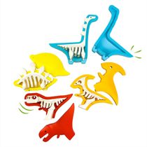 Dinossauros com esqueleto