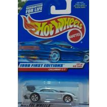 *Embalagem danificada* Hot Wheels First Editions - Callaway C-7
