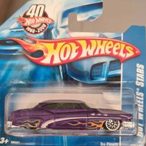 *Embalagem danificada* Hot Wheels Stars - So Fine