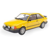 1/24 1988 FORD ESCORT XR3 AMARELO SERIE - CALIFORNIA