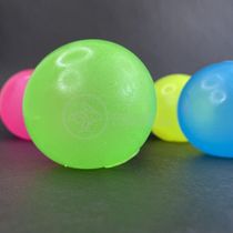 Toy Bolinha Globble Anti Luminosa Fluorecente