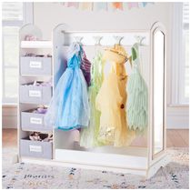 Armário infantil Guidecraft EdQ Dress-up Storage branco com espelho, cabideiro, ganchos e 4 caixas organizadoras em tecido